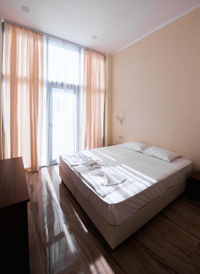 Evropa Hotel Gagra Esterno foto